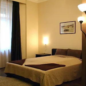  Πανσιόν Budapest Suites Ουγγαρία